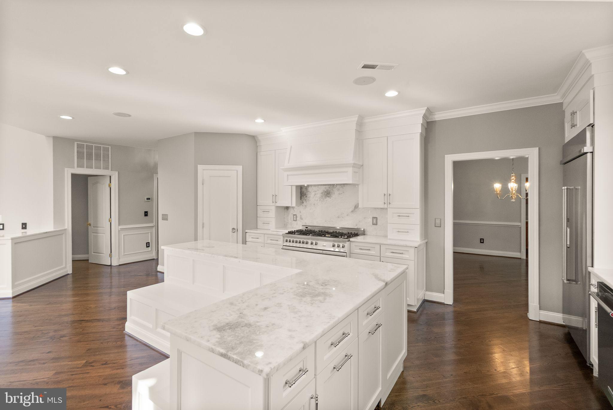 8318 ROXBOROUGH LOOP