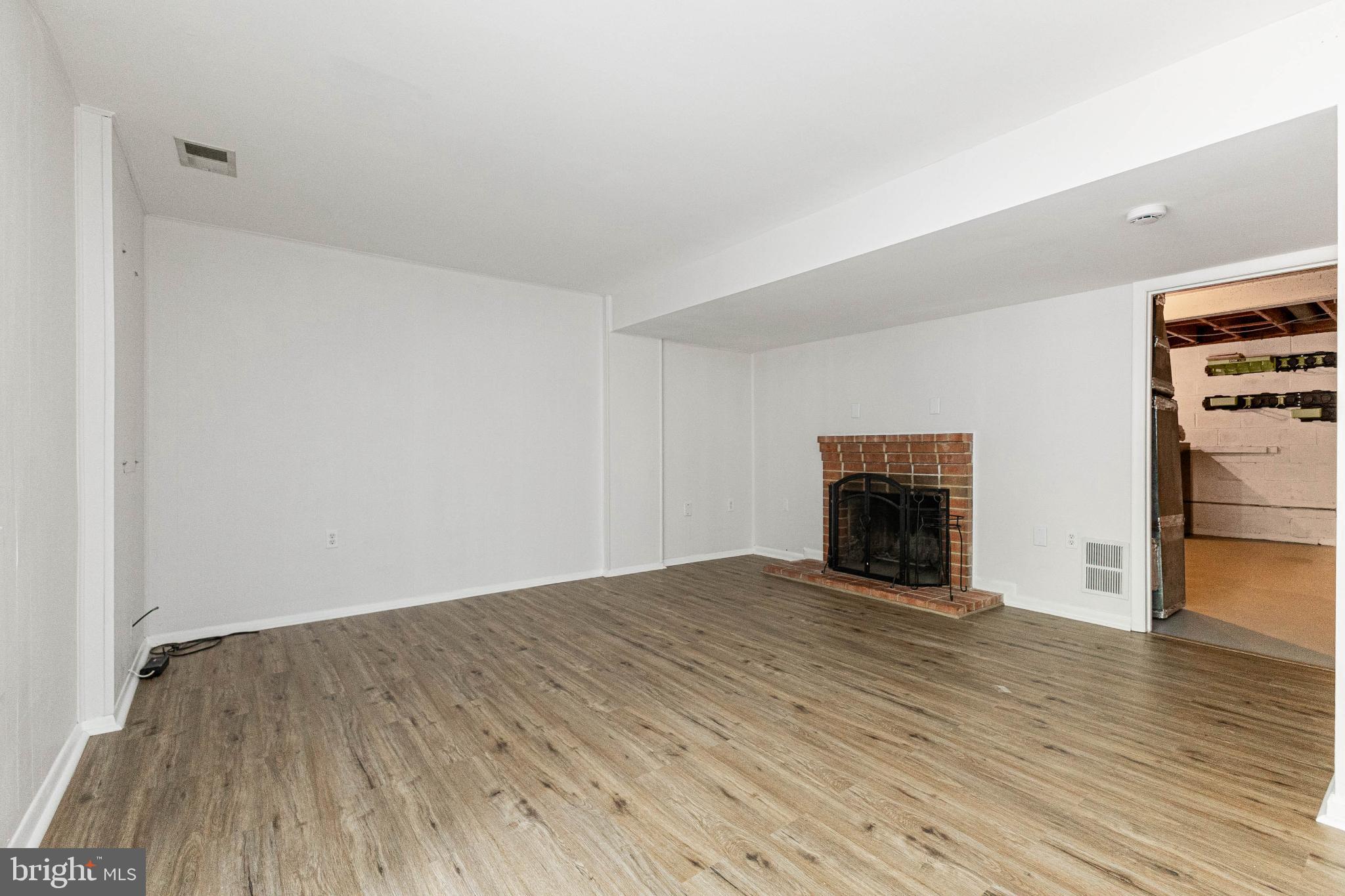 14603 EARLHAM COURT