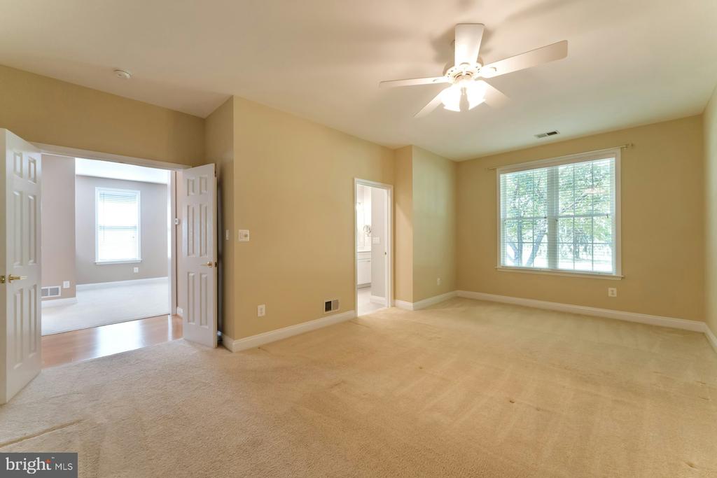 13457 VICTORY GALLOP WAY
