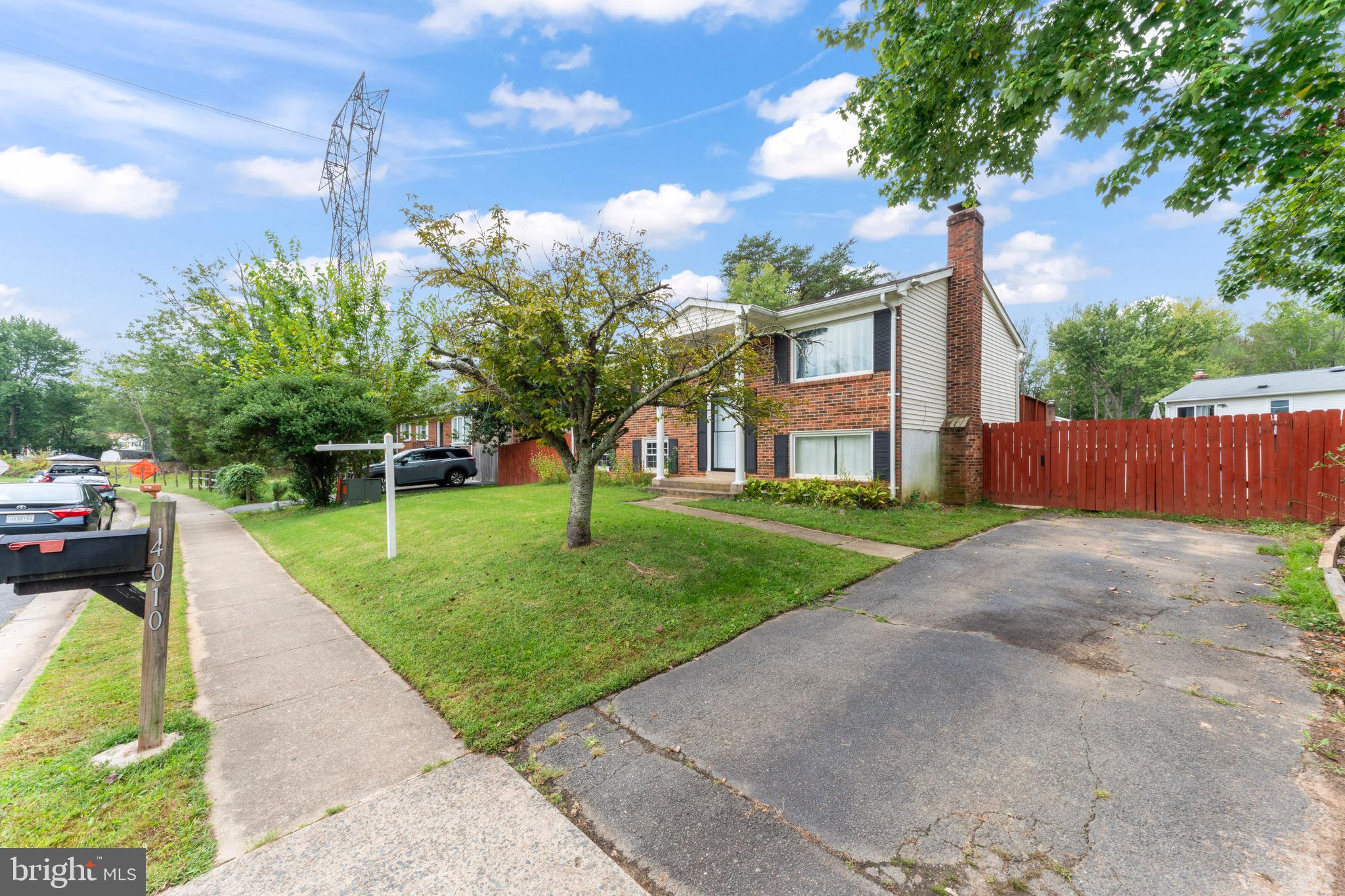 14010 MAPLEDALE AVENUE