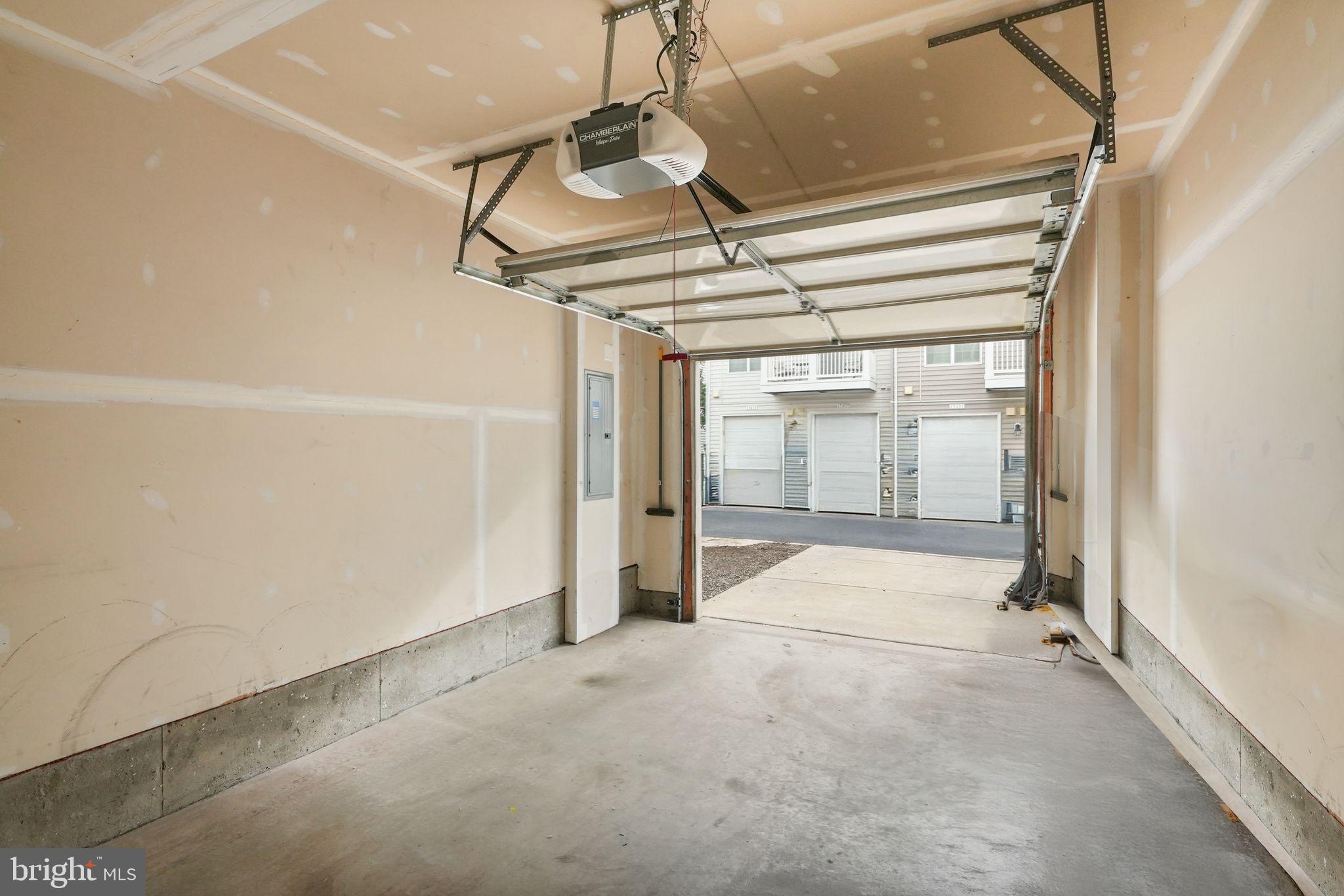 2331 KEW GARDENS DRIVE