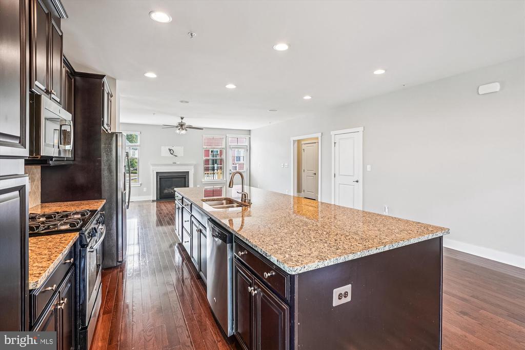2365 HARMSWORTH DRIVE