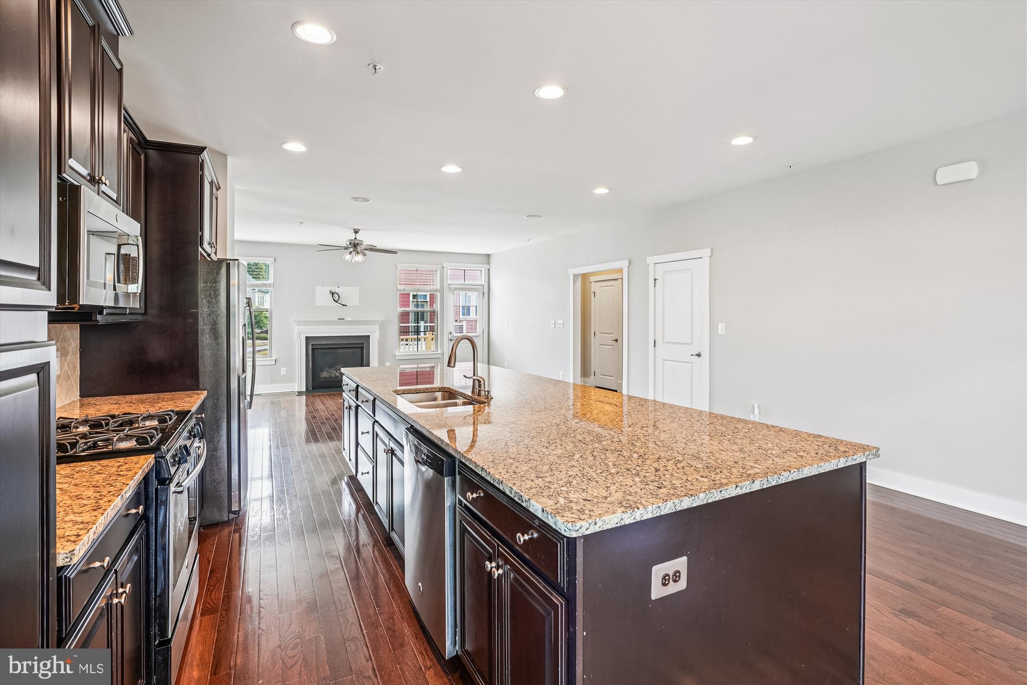 2365 HARMSWORTH DRIVE