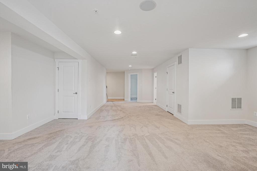 2365 HARMSWORTH DRIVE