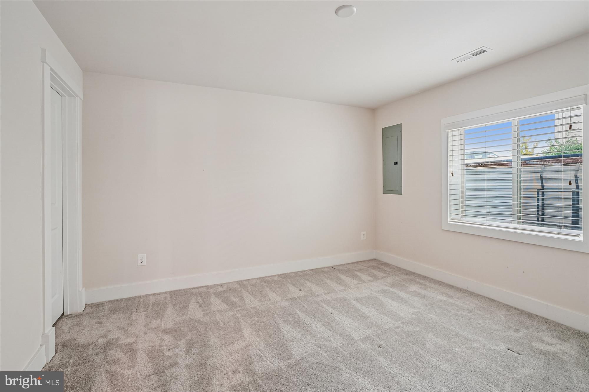 2365 HARMSWORTH DRIVE