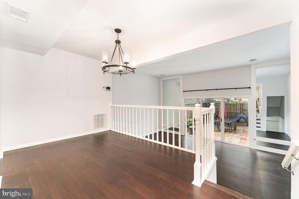 2168 MAYFLOWER DRIVE