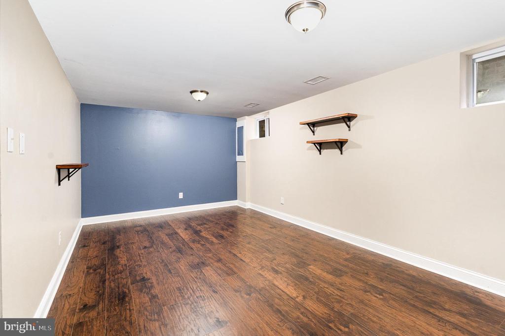 2168 MAYFLOWER DRIVE
