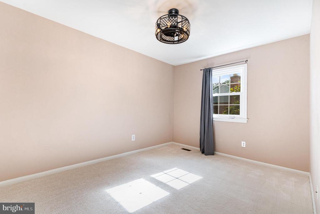 2168 MAYFLOWER DRIVE