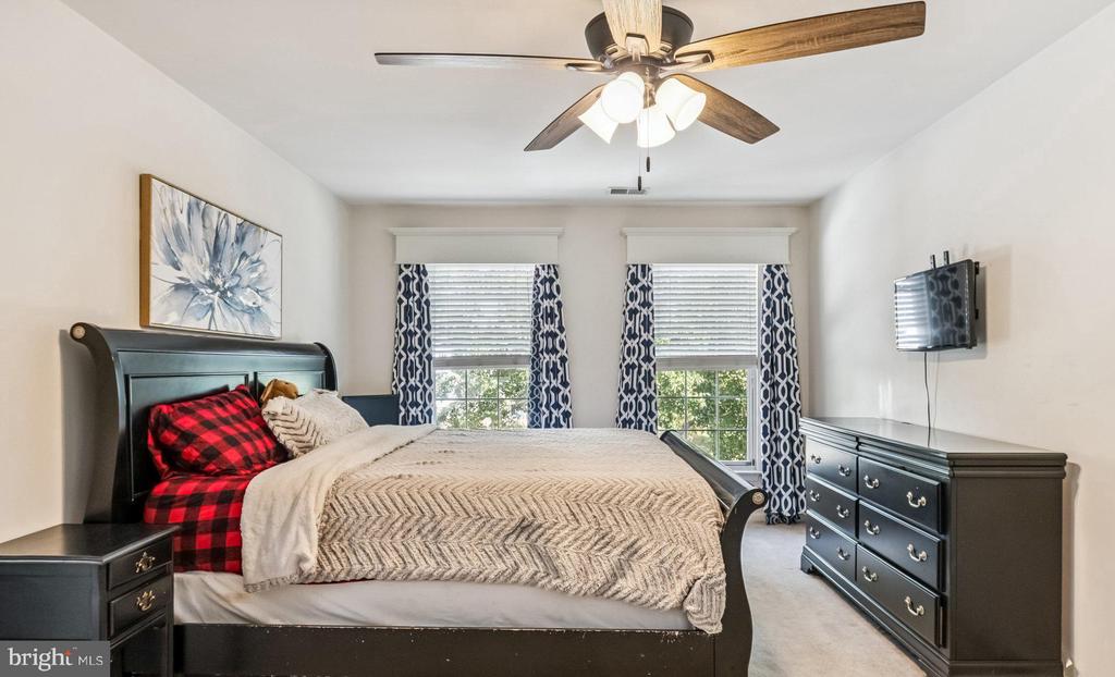 9066 COTTAGE LOOP