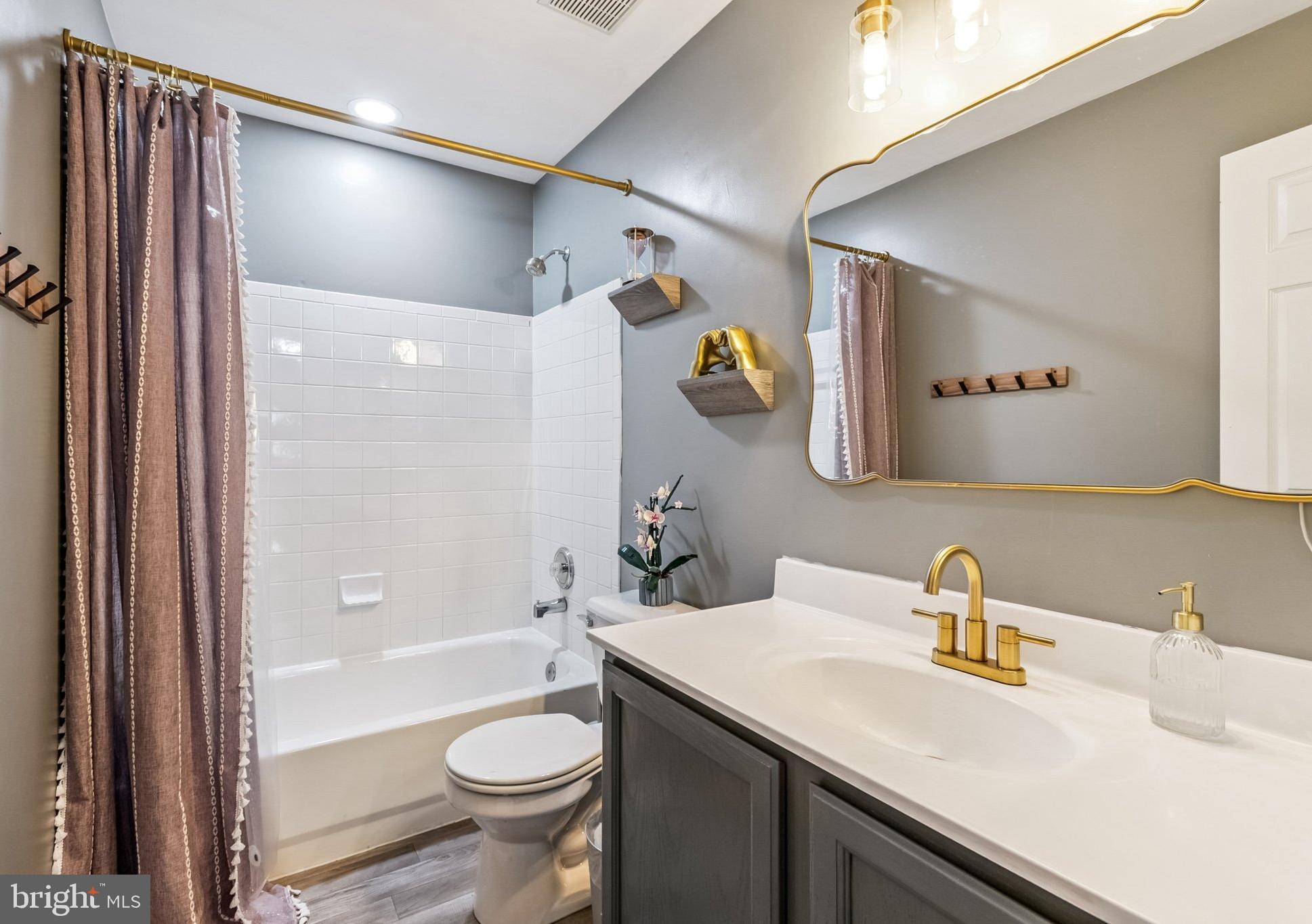 9066 COTTAGE LOOP