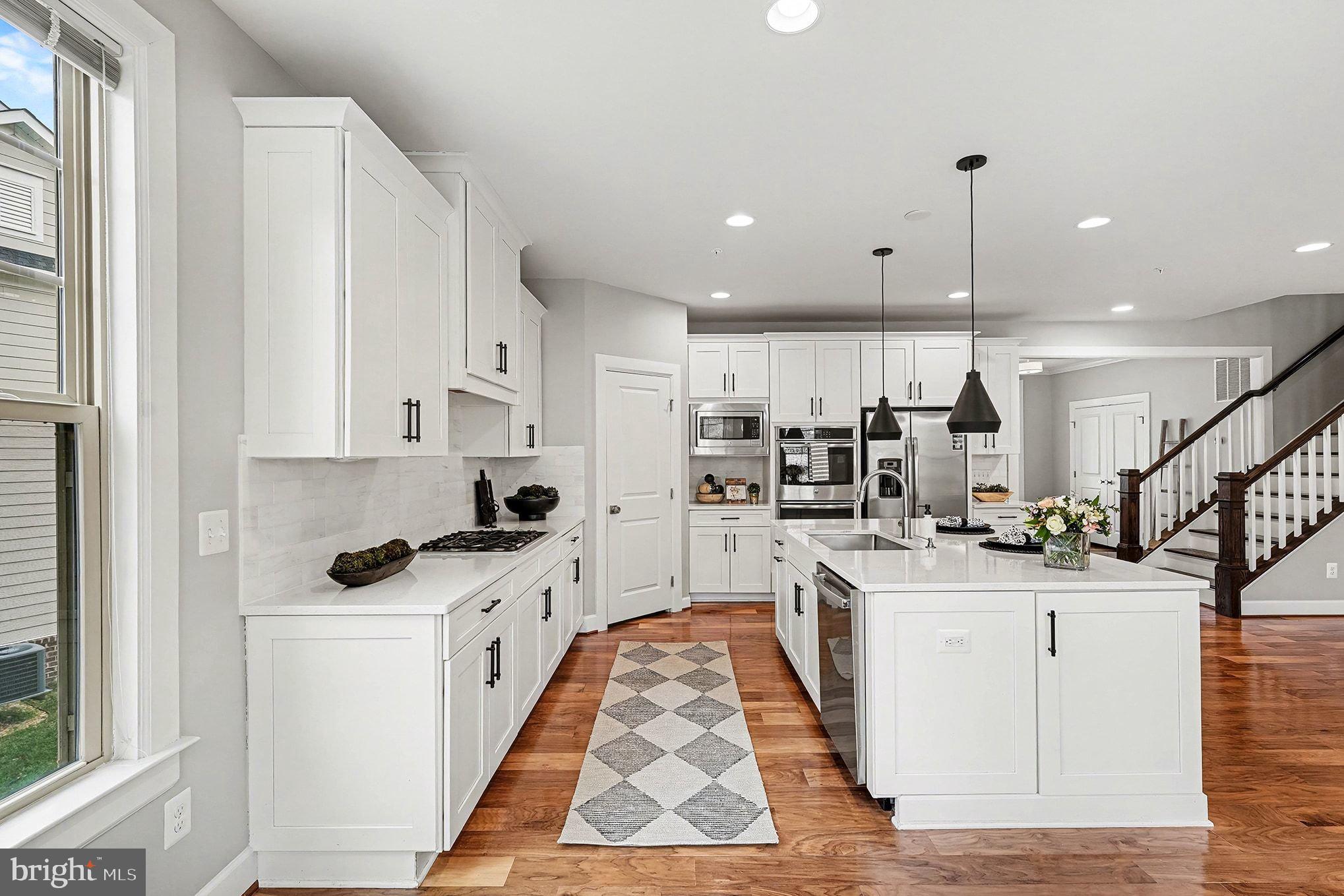 2350 SWEET PEPPERBRUSH LOOP