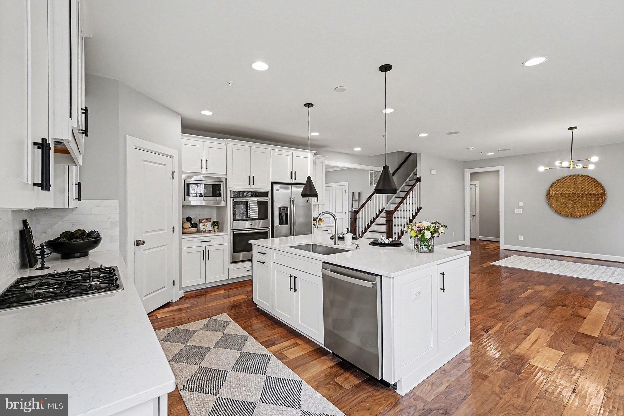 2350 SWEET PEPPERBRUSH LOOP