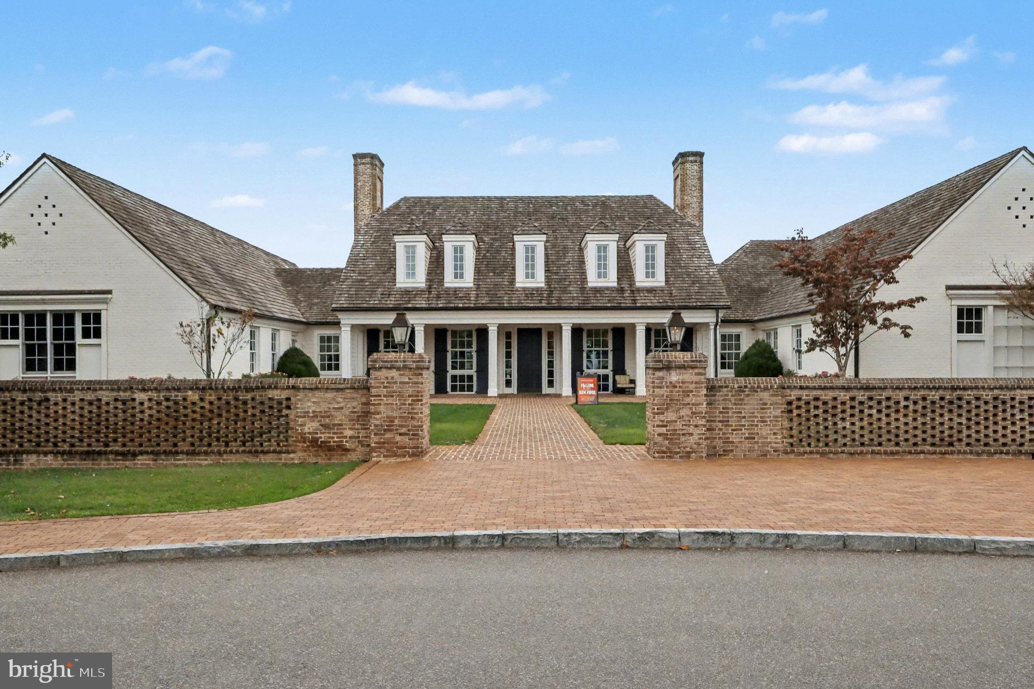 2350 SWEET PEPPERBRUSH LOOP