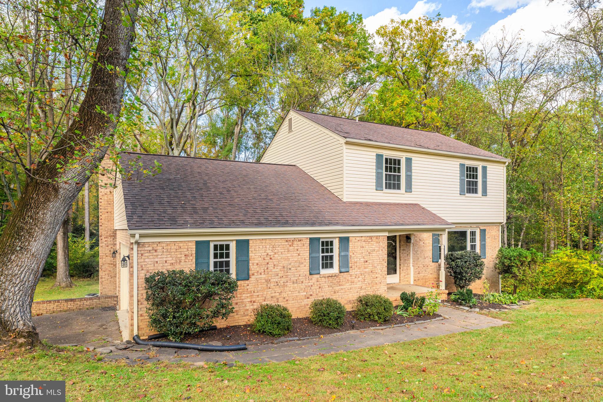 10536 KNOLLWOOD DRIVE
