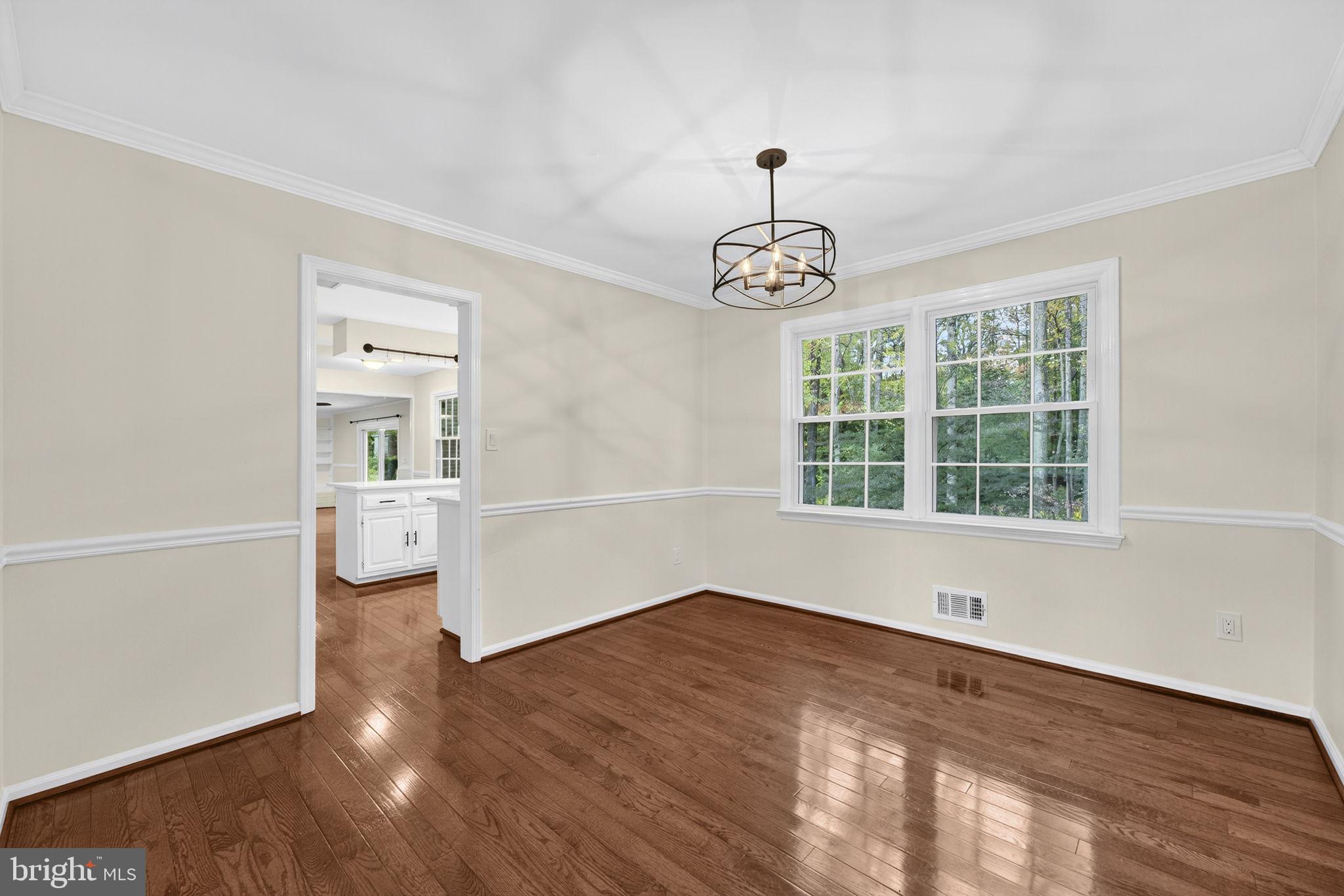 10536 KNOLLWOOD DRIVE