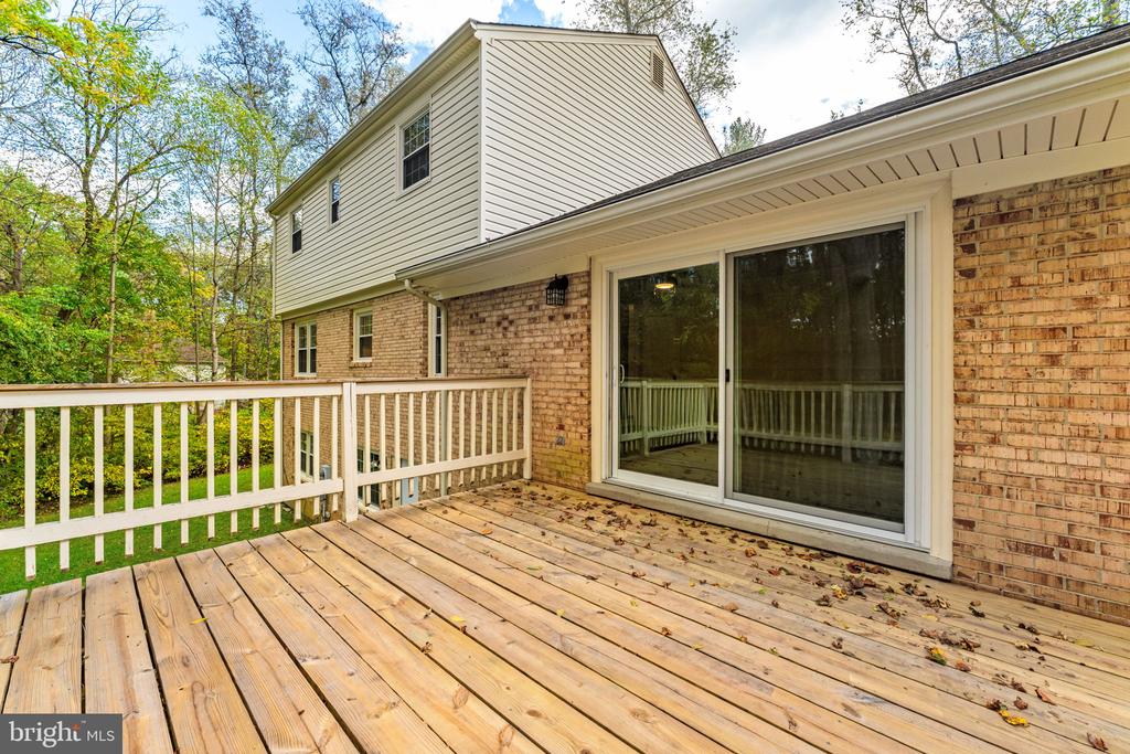 10536 KNOLLWOOD DRIVE