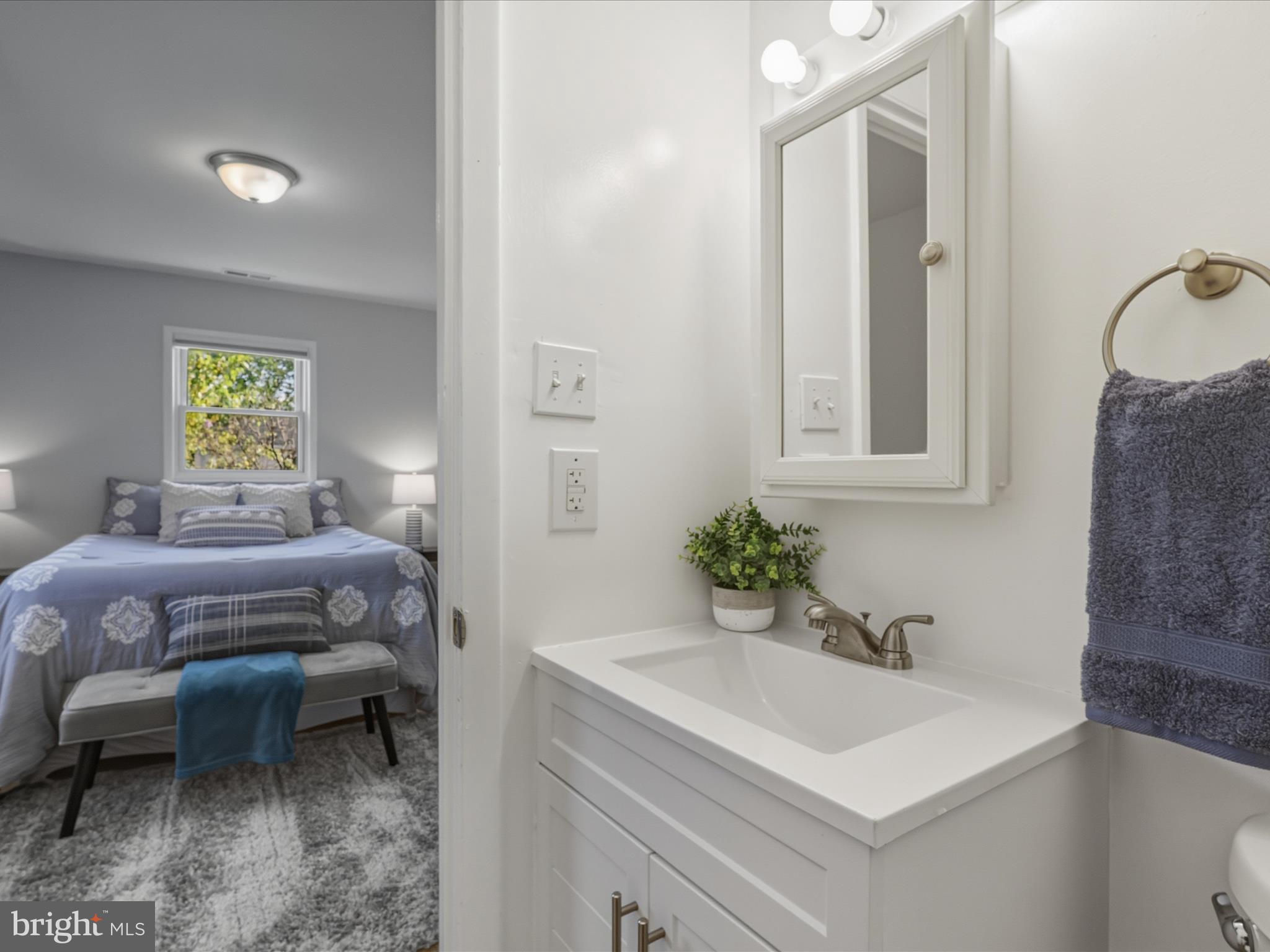 13203 HAMPSHIRE COURT