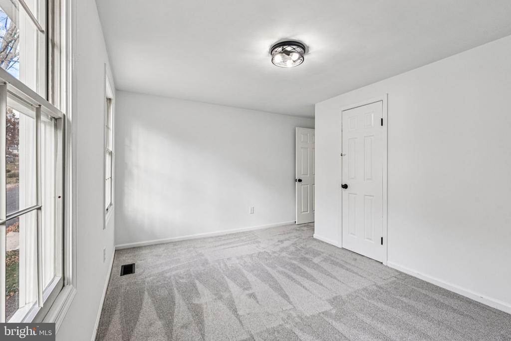 15331 EDGEHILL DRIVE