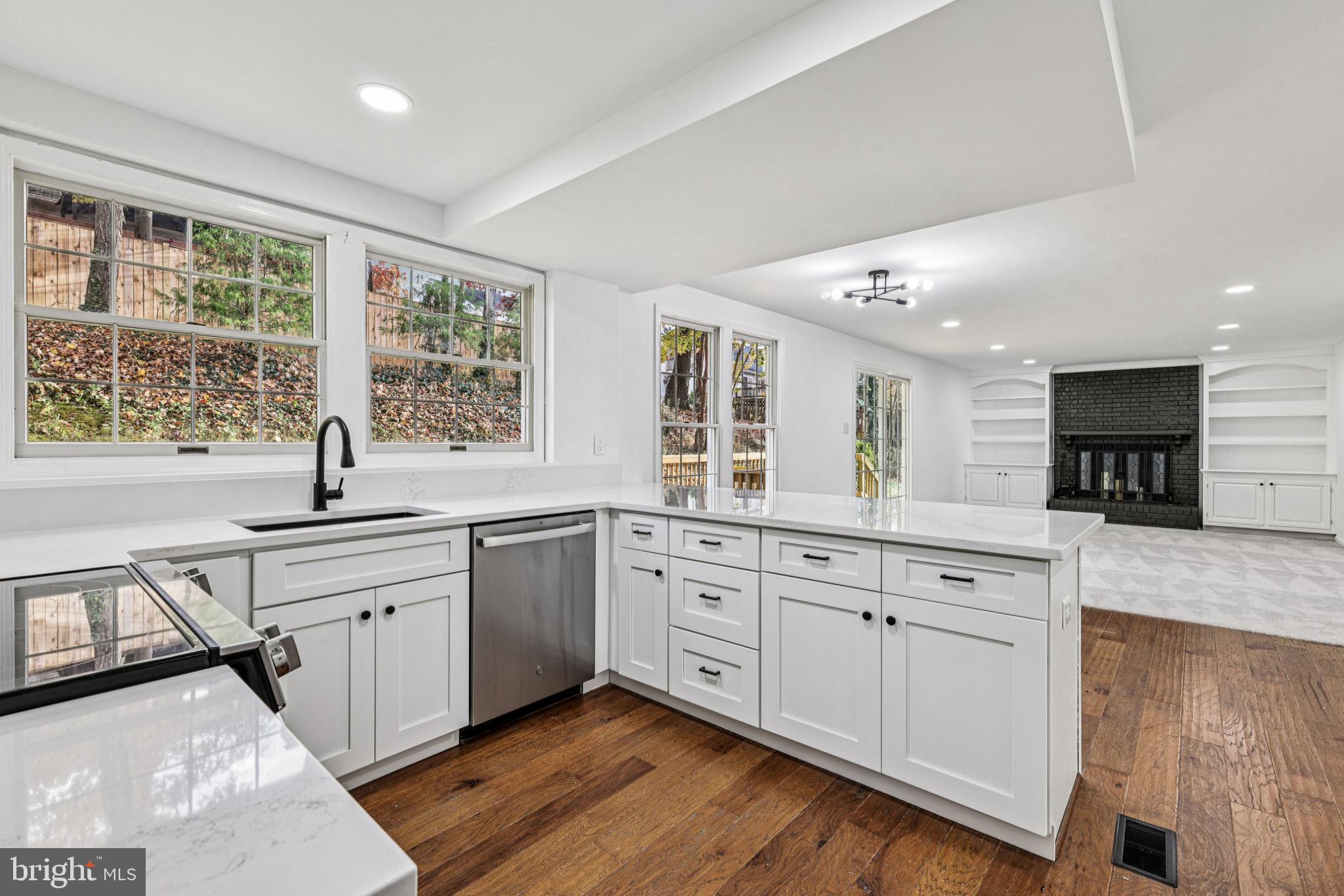 15331 EDGEHILL DRIVE