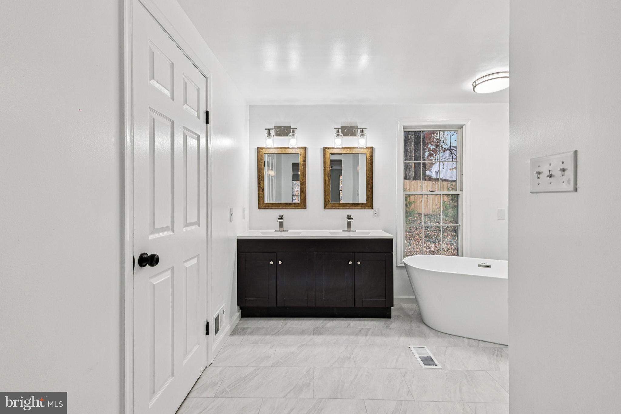 15331 EDGEHILL DRIVE