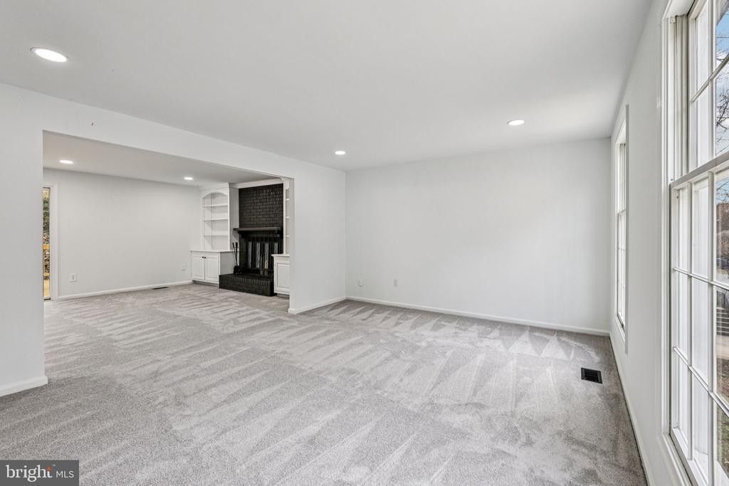 15331 EDGEHILL DRIVE