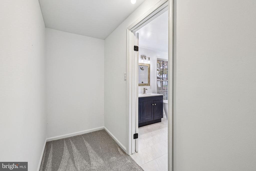 15331 EDGEHILL DRIVE