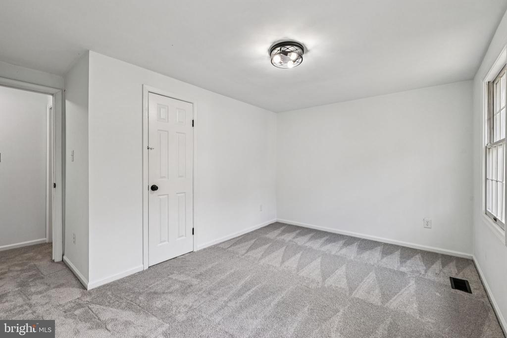 15331 EDGEHILL DRIVE