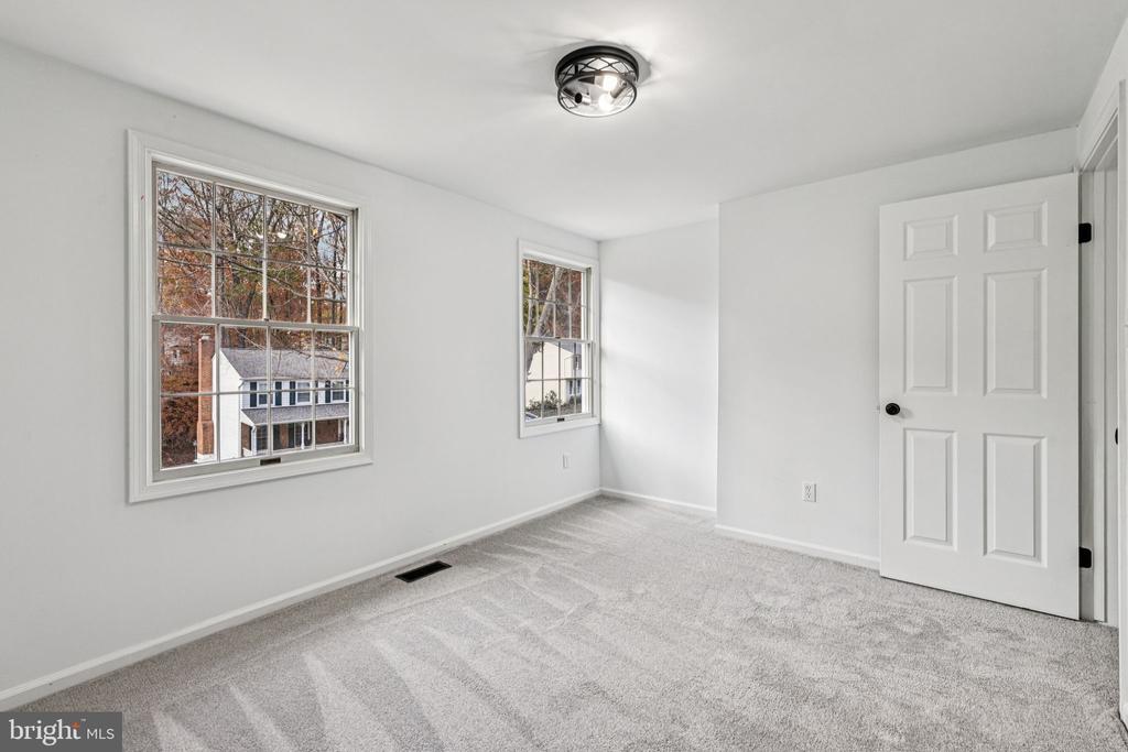 15331 EDGEHILL DRIVE