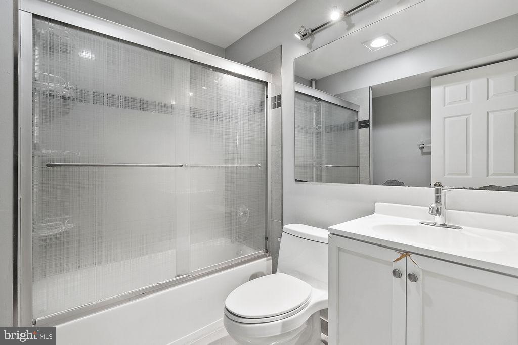 9871 UPPER MILL LOOP