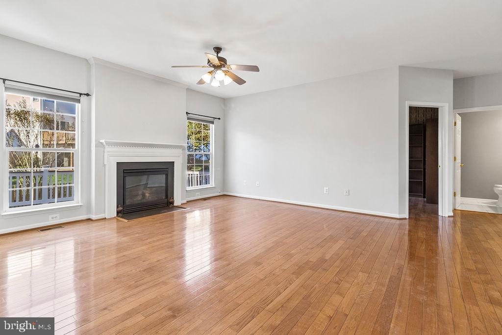 9871 UPPER MILL LOOP