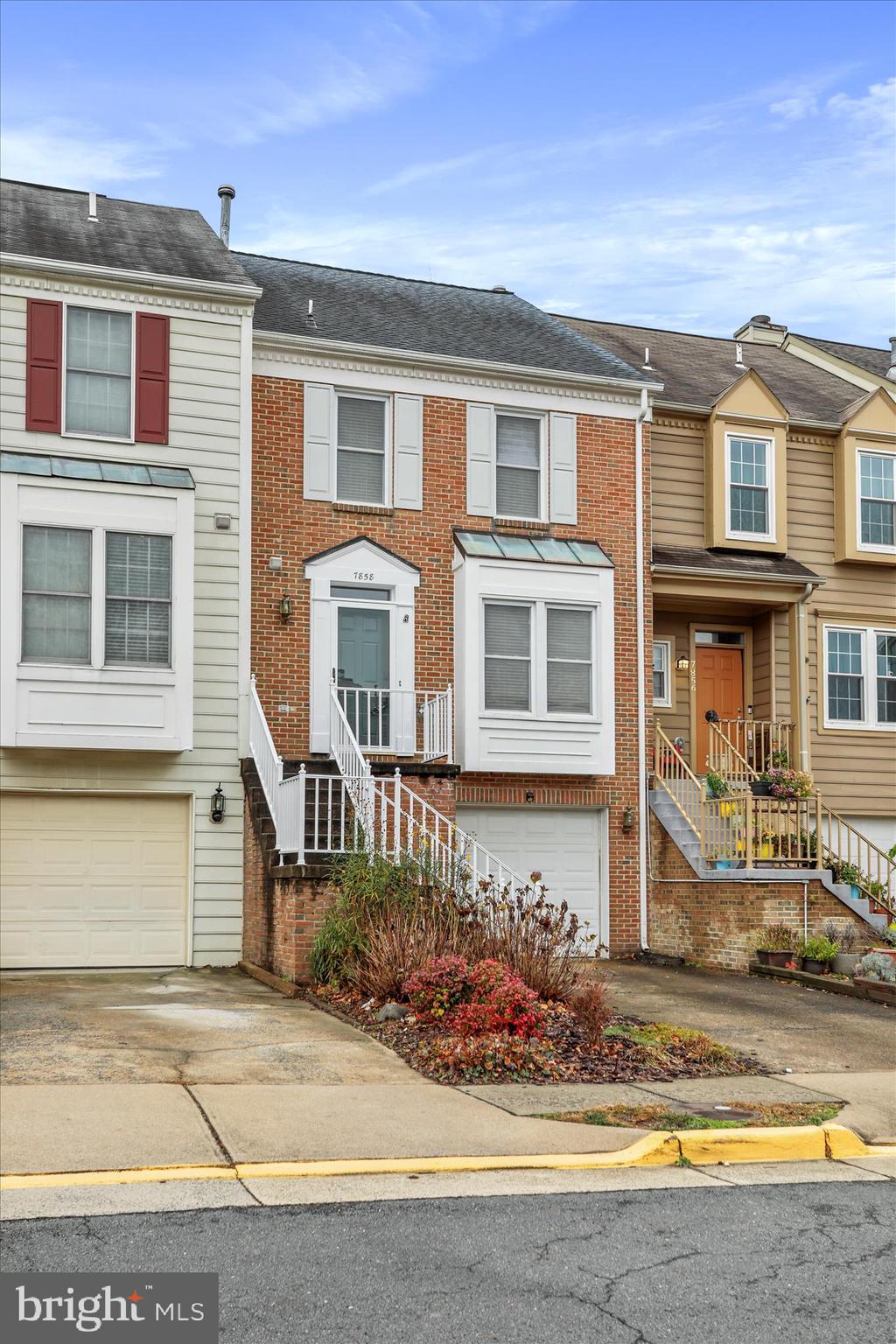 7858 BLUE GRAY CIRCLE