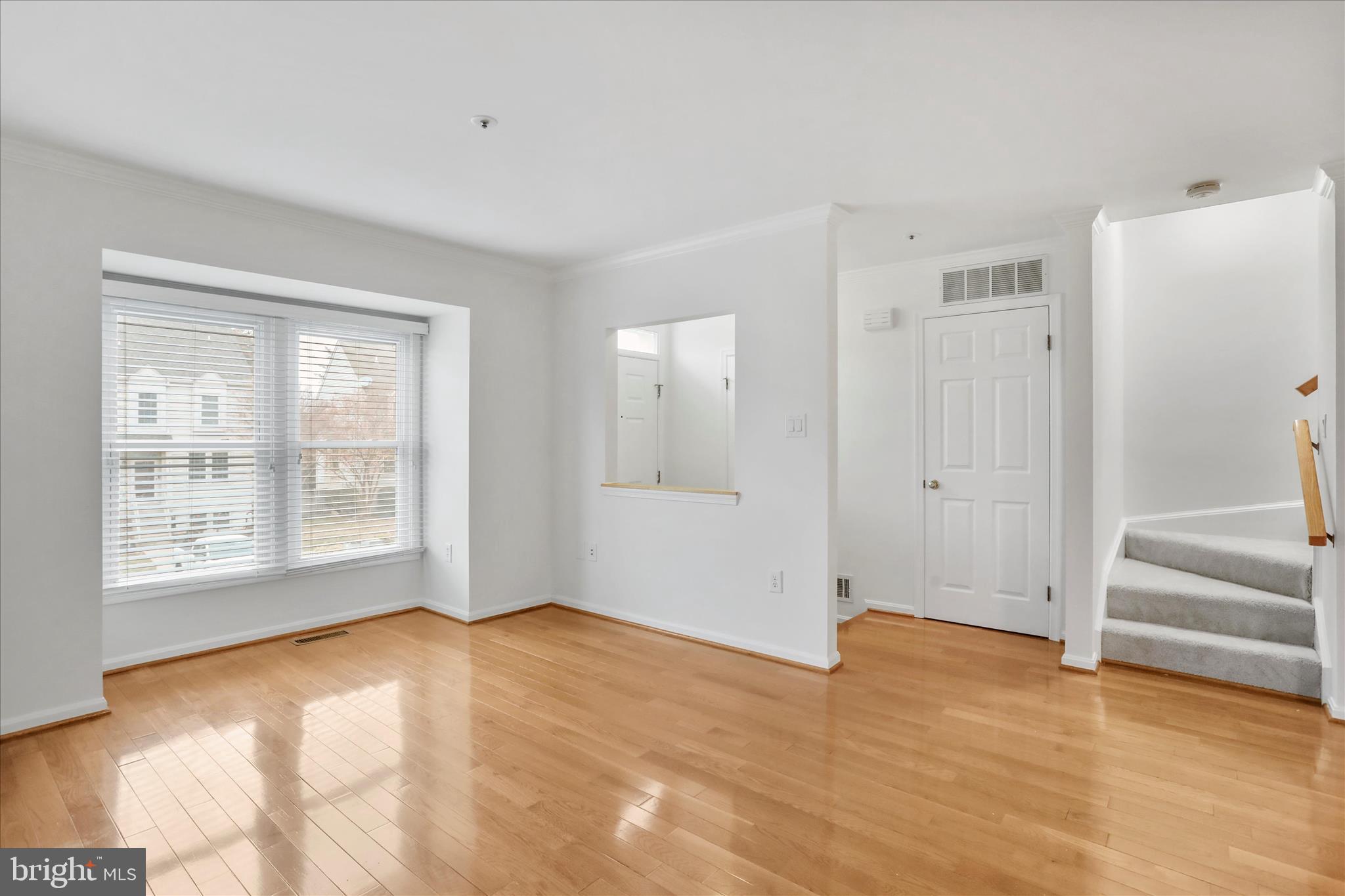 7858 BLUE GRAY CIRCLE