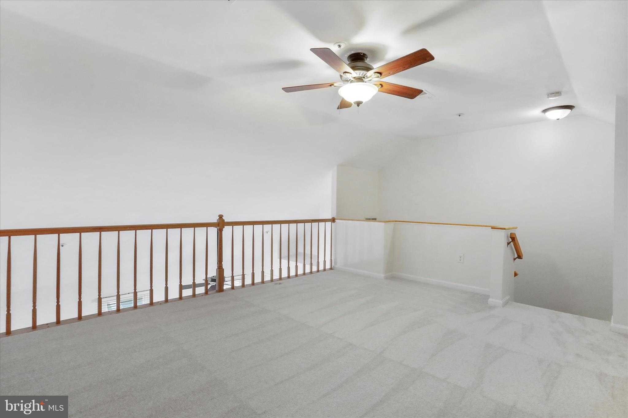 7858 BLUE GRAY CIRCLE