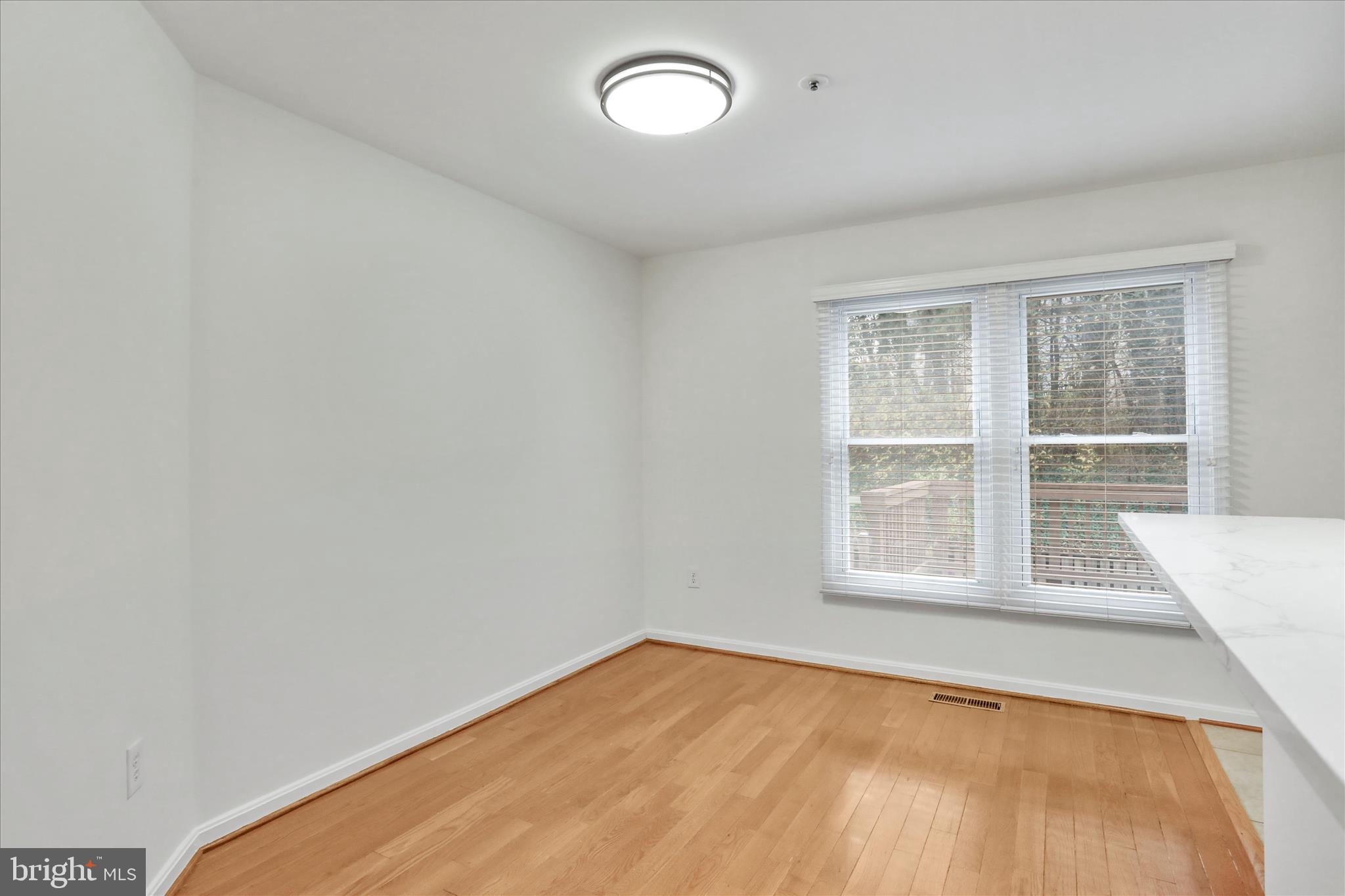 7858 BLUE GRAY CIRCLE