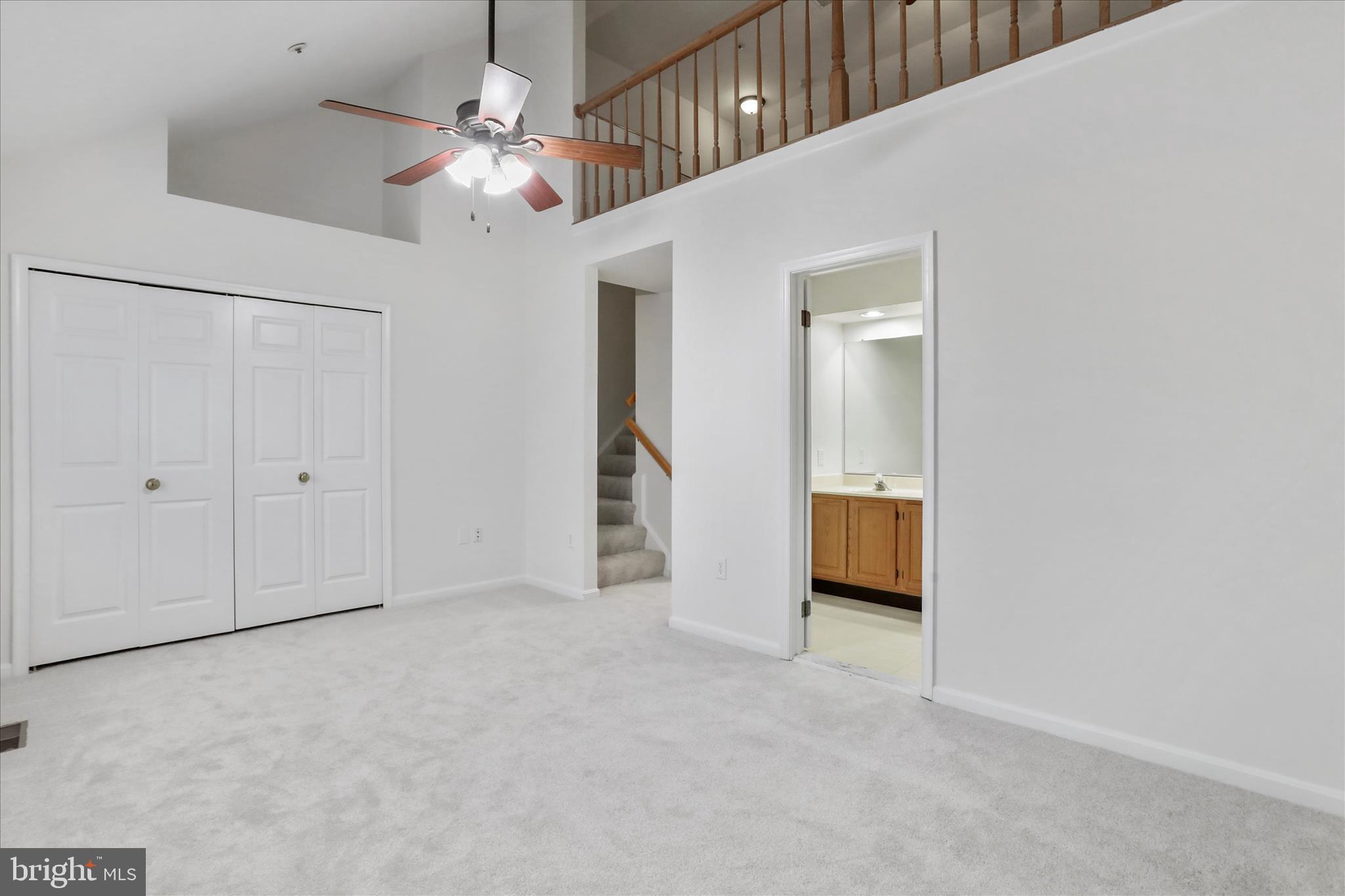 7858 BLUE GRAY CIRCLE