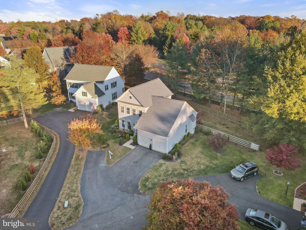 12204 HOOP COURT