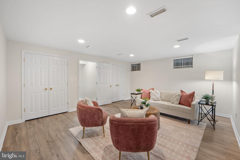 12204 HOOP COURT