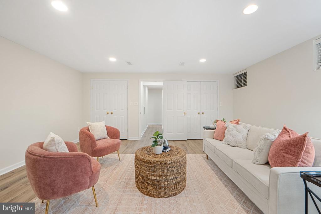 12204 HOOP COURT