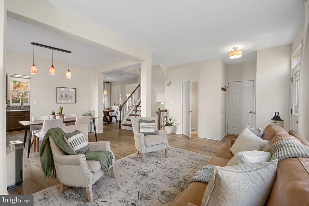 12204 HOOP COURT