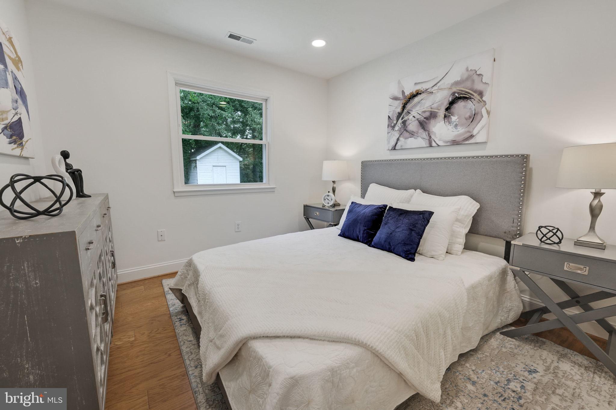 14332 BELLEVILLE AVENUE