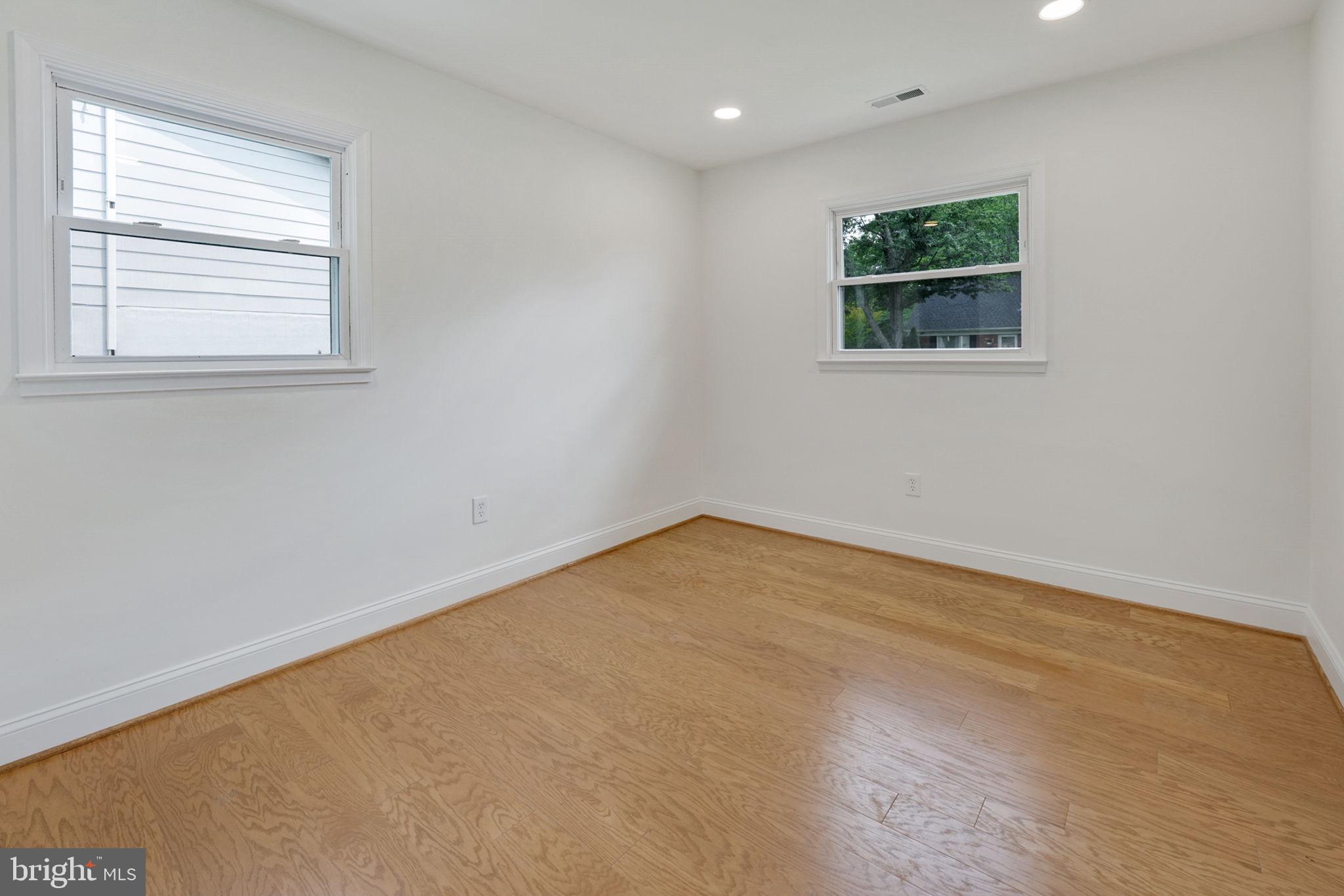 14332 BELLEVILLE AVENUE