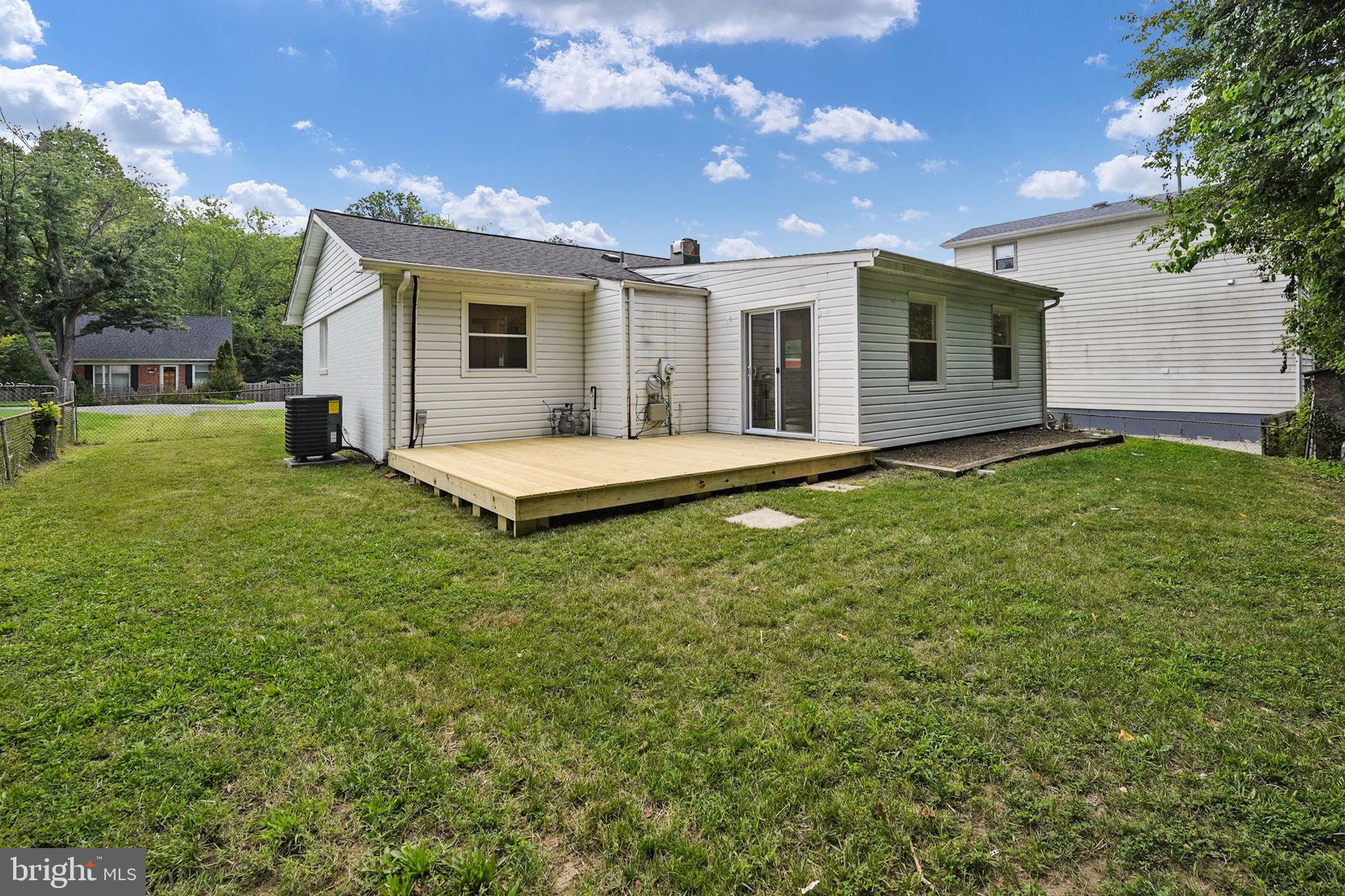 14332 BELLEVILLE AVENUE