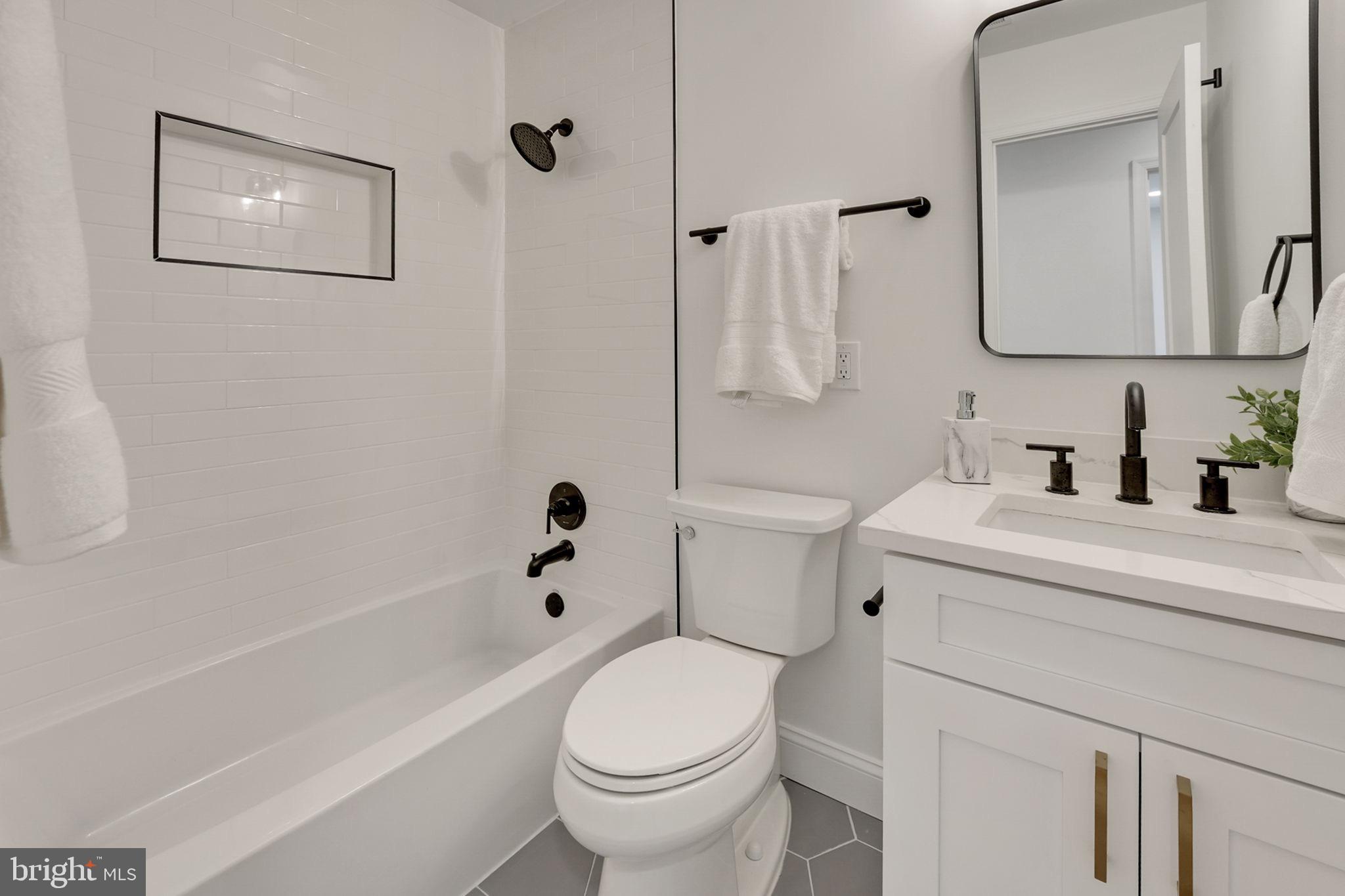 14332 BELLEVILLE AVENUE