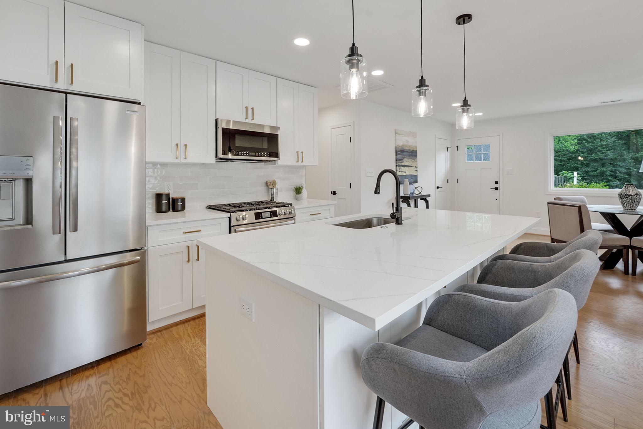 14332 BELLEVILLE AVENUE