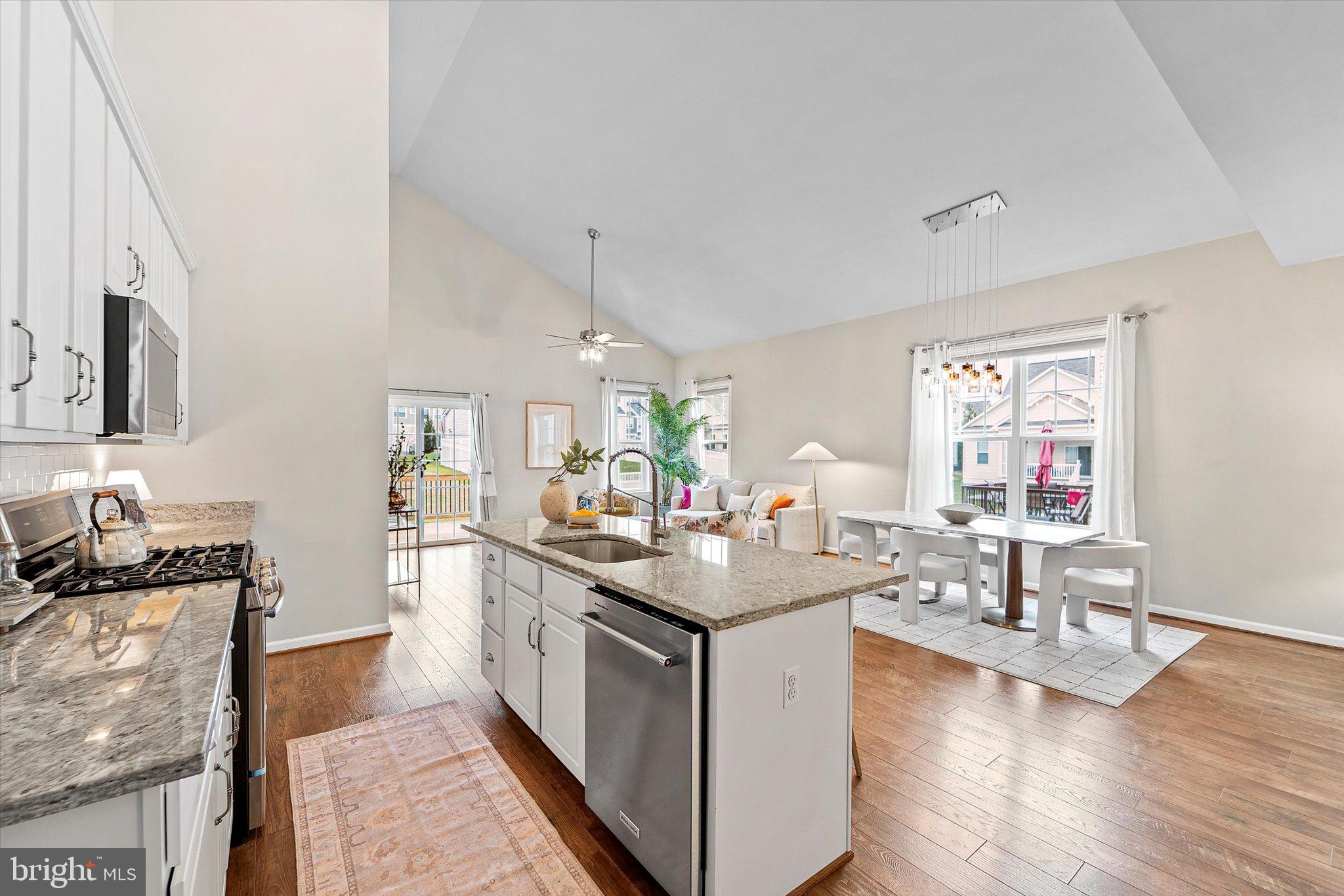 10512 BLAZING STAR LOOP