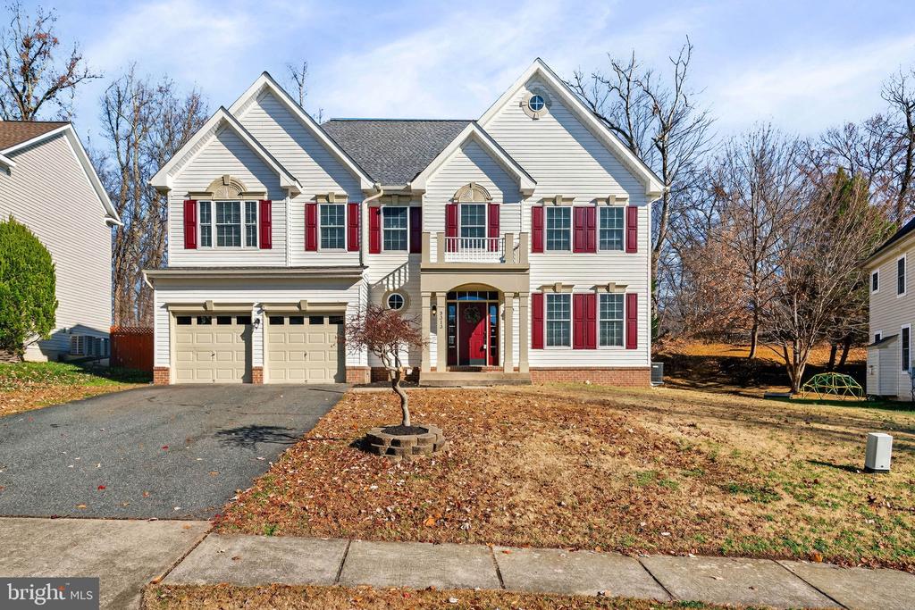 3313 LADY CATHERINE CIRCLE