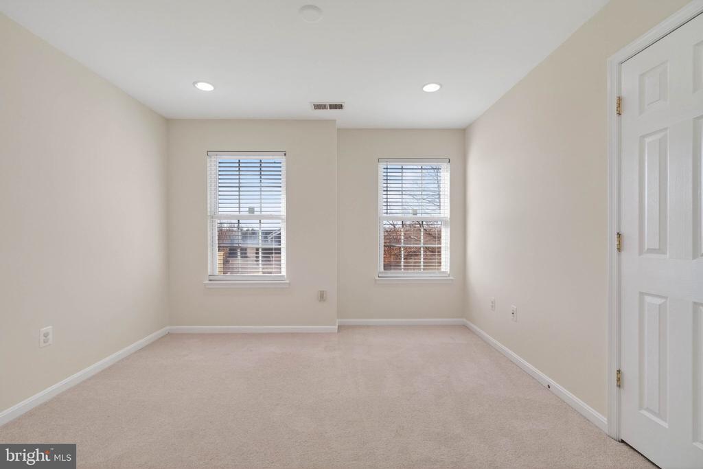 3313 LADY CATHERINE CIRCLE