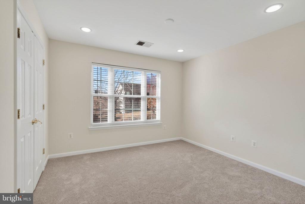 3313 LADY CATHERINE CIRCLE