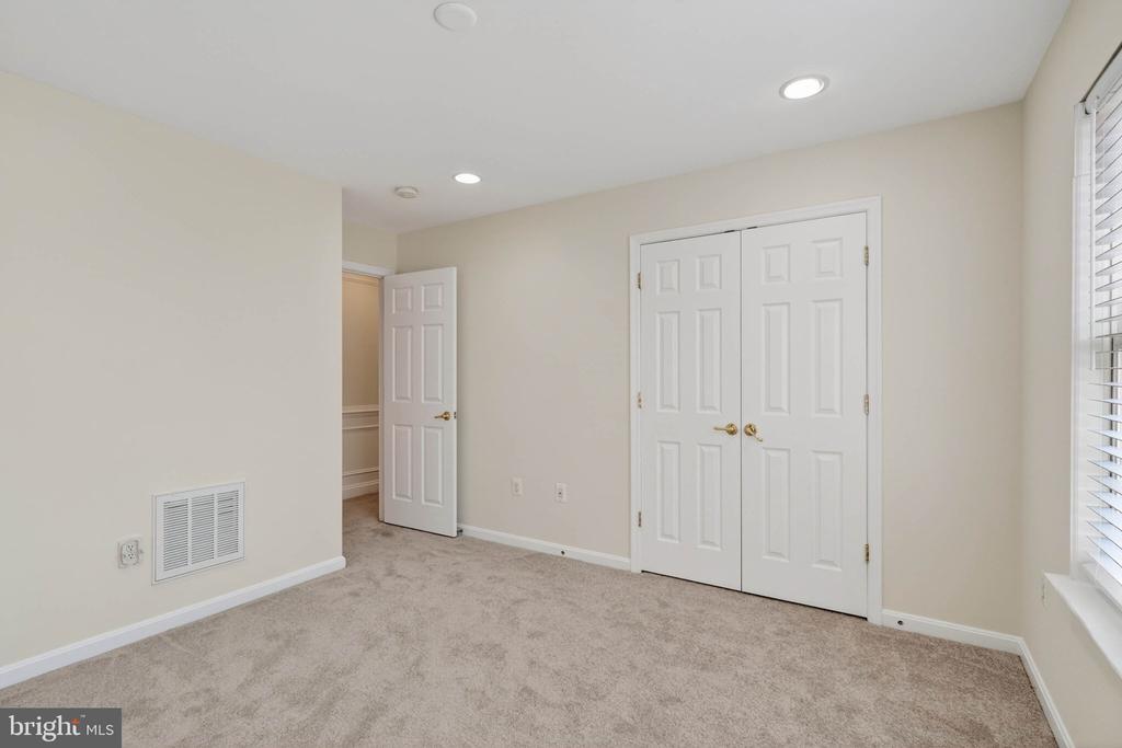 3313 LADY CATHERINE CIRCLE