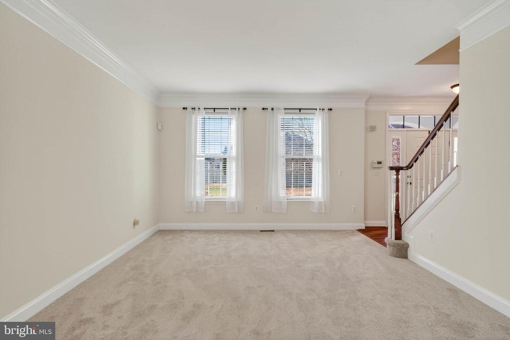 3313 LADY CATHERINE CIRCLE